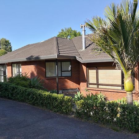 Beautiful Estuary Views In Shelly Park Vila Auckland Exterior foto